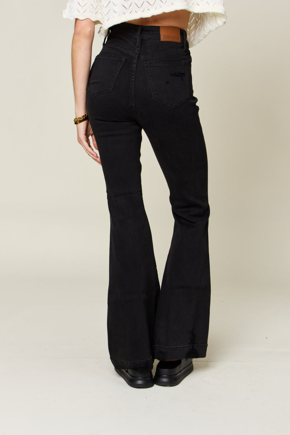 Stilla | Blå fuld størrelse højtaljede distressed flare jeans
