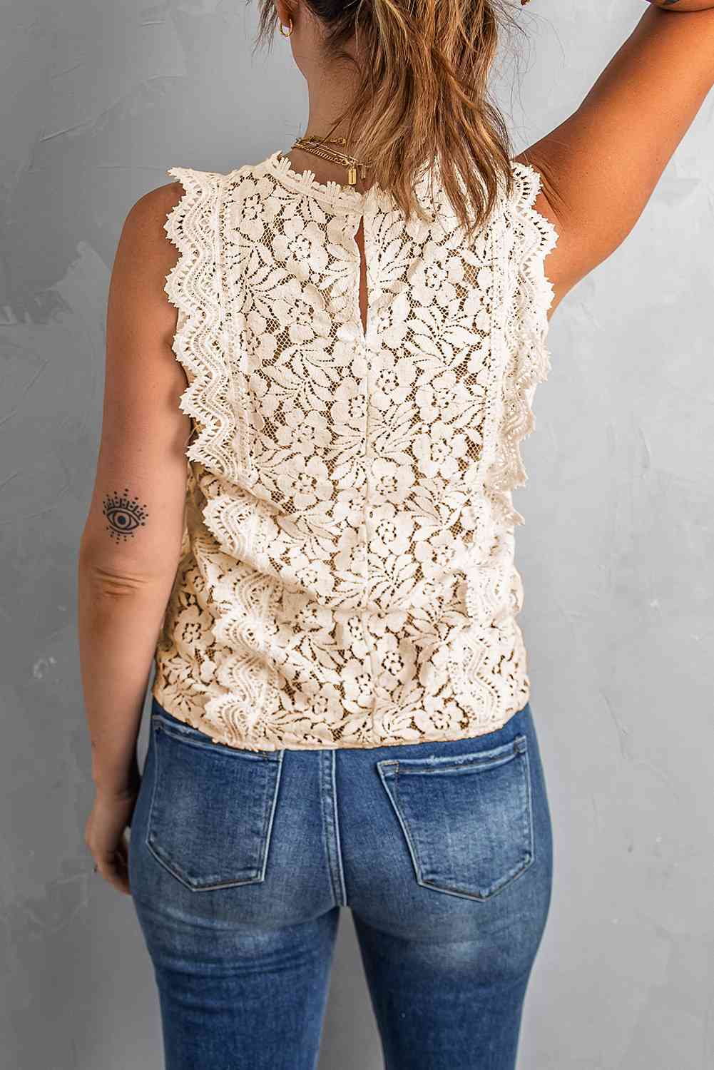 Stilla | Scalloped V-hals Blonde Tanktop