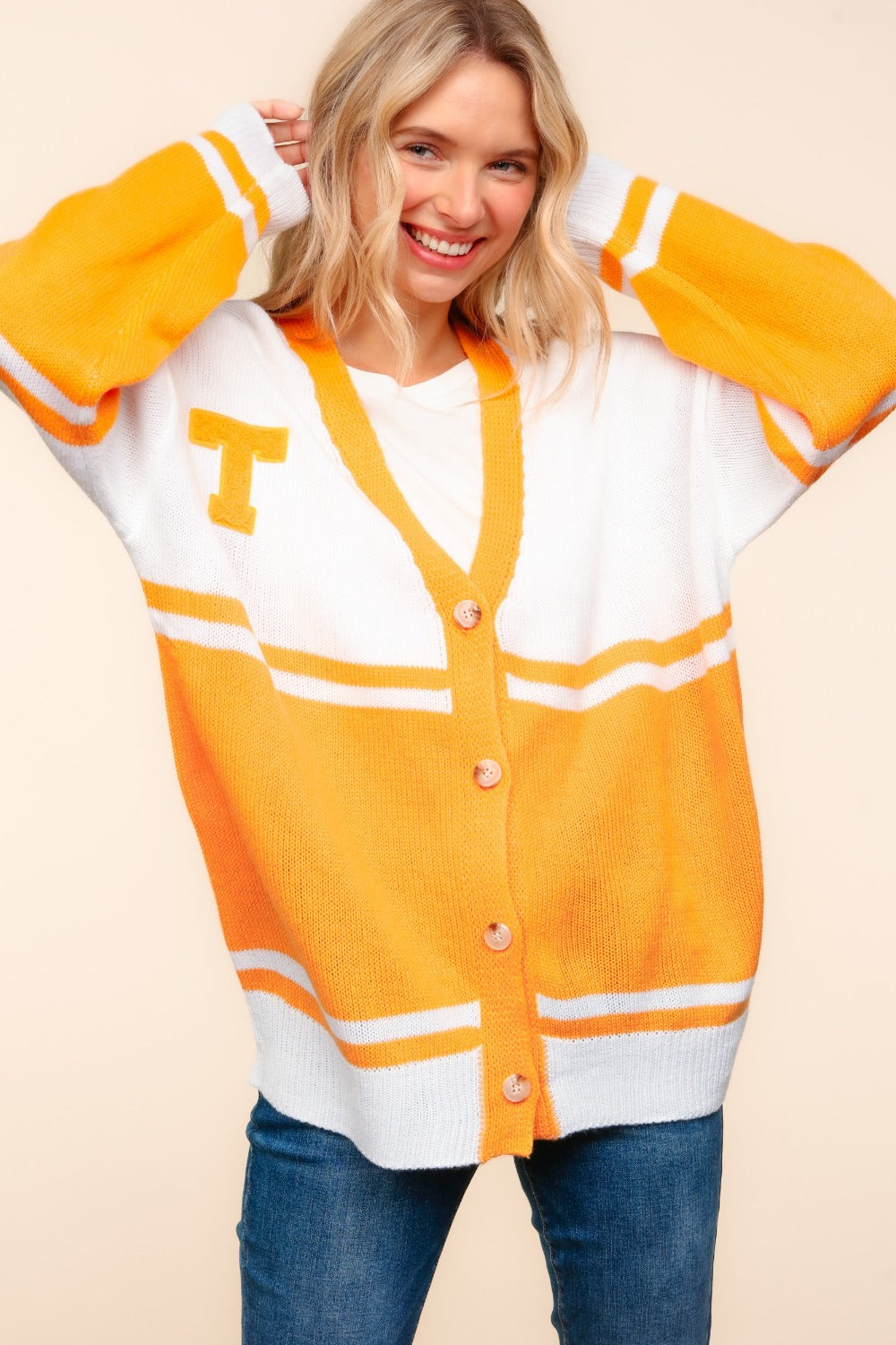 Stilla | V Hals Knap Ned Bogstav Patches Cardigan