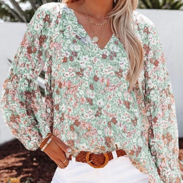 Stilla | Let blomstret bluse med trompetærmer