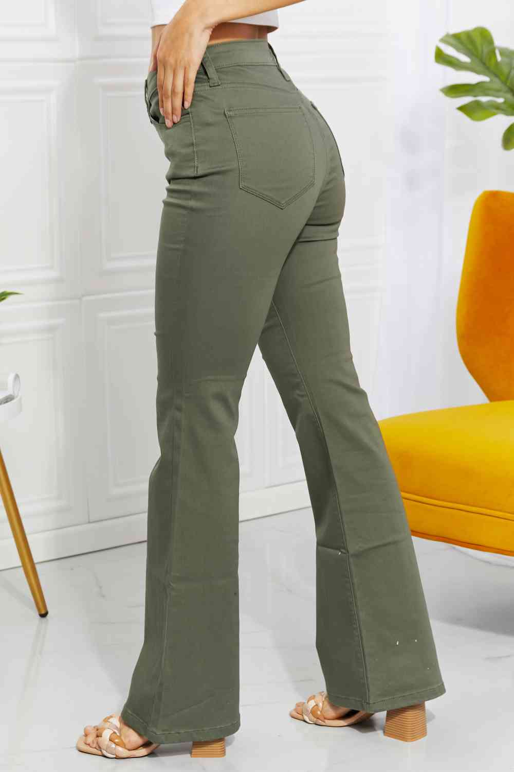 Stilla | Clementine Full Size High-waisted Bootcut Jeans i Olive
