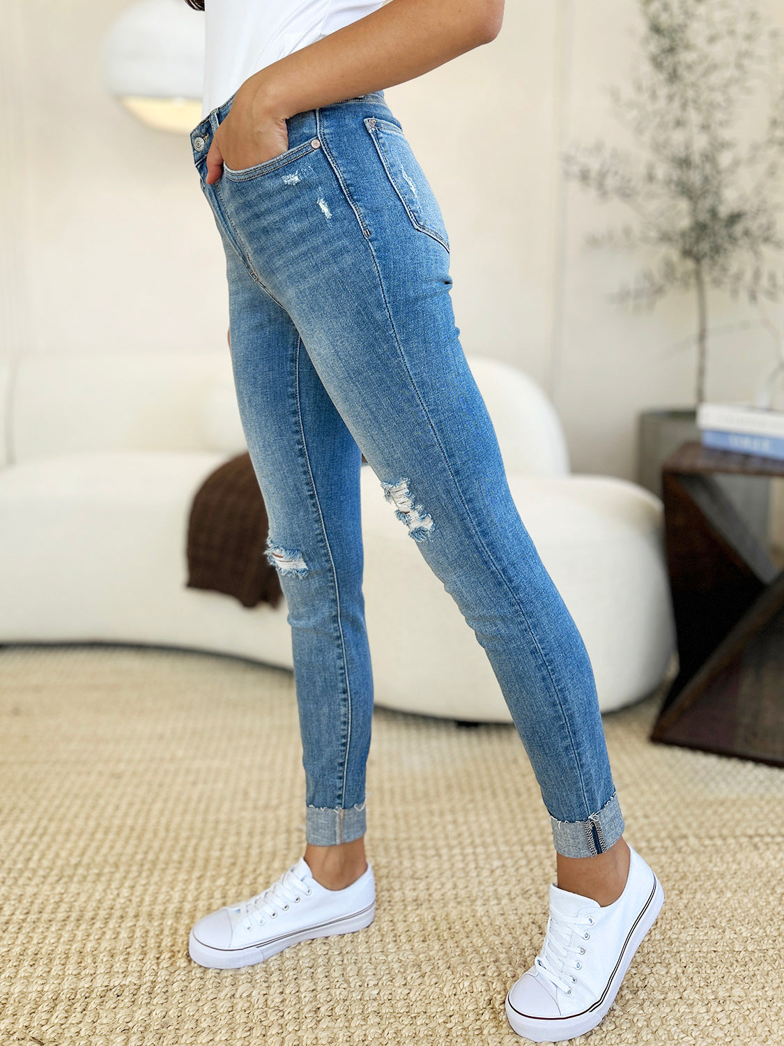 Stilla | Blå Full Size Mid Rise Destroy & Cuff Skinny Jeans