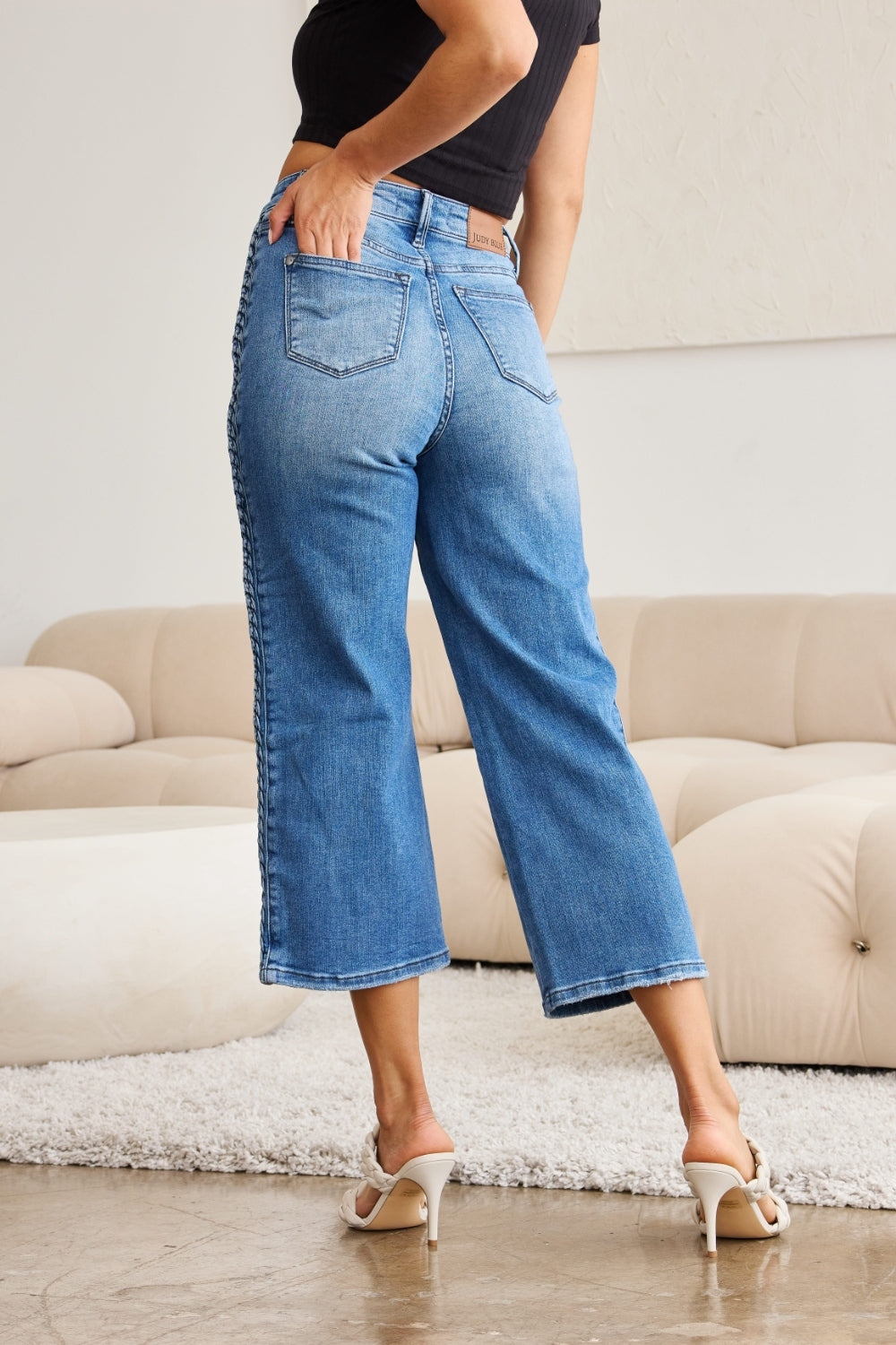 Stilla | Blå Plus Size Flet Side Detalje Bred Ben Jeans