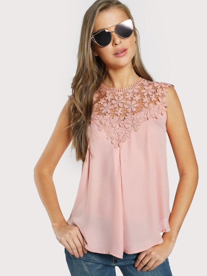 Dame bluse med filigrane broderidetaljer og elegant snit Stilla