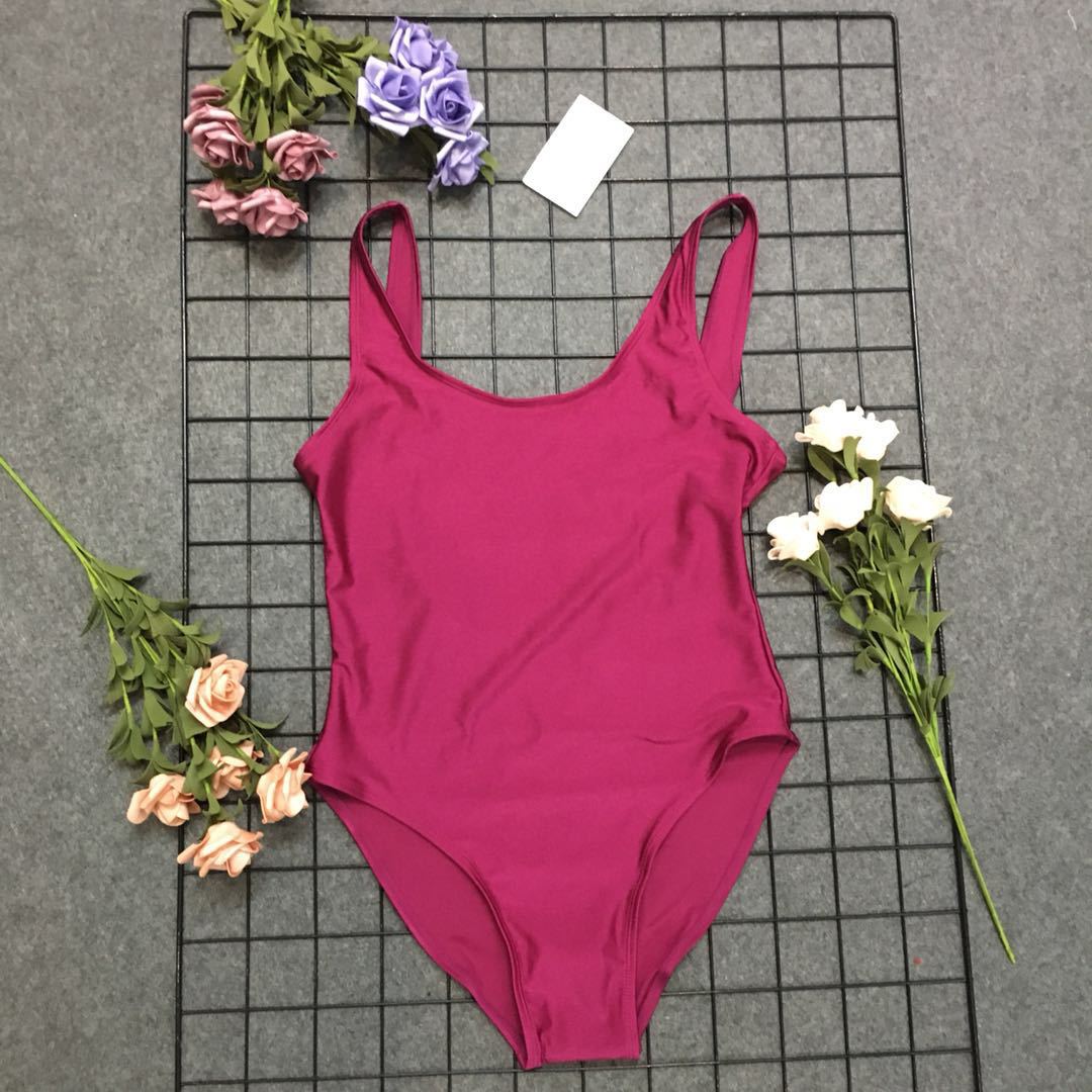 Dame elegant en-delt badedragt Stilla