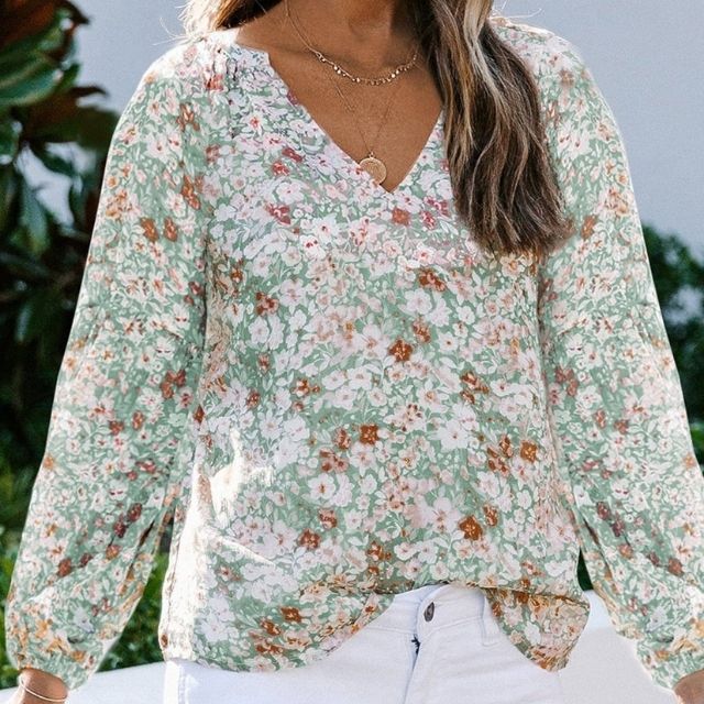 Stilla | Let blomstret bluse med trompetærmer