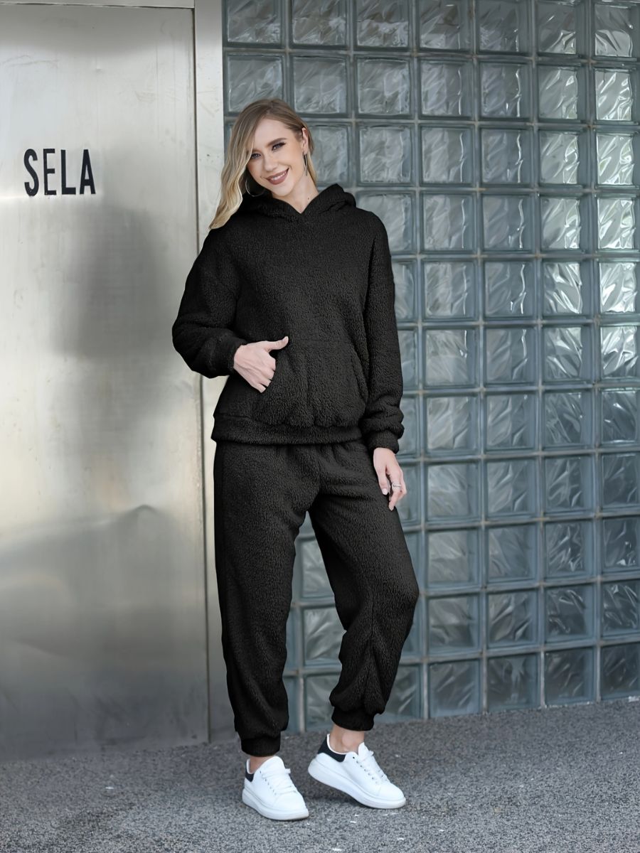 Stilla | Hoodie-t-shirts af plys og lange, varme bukser