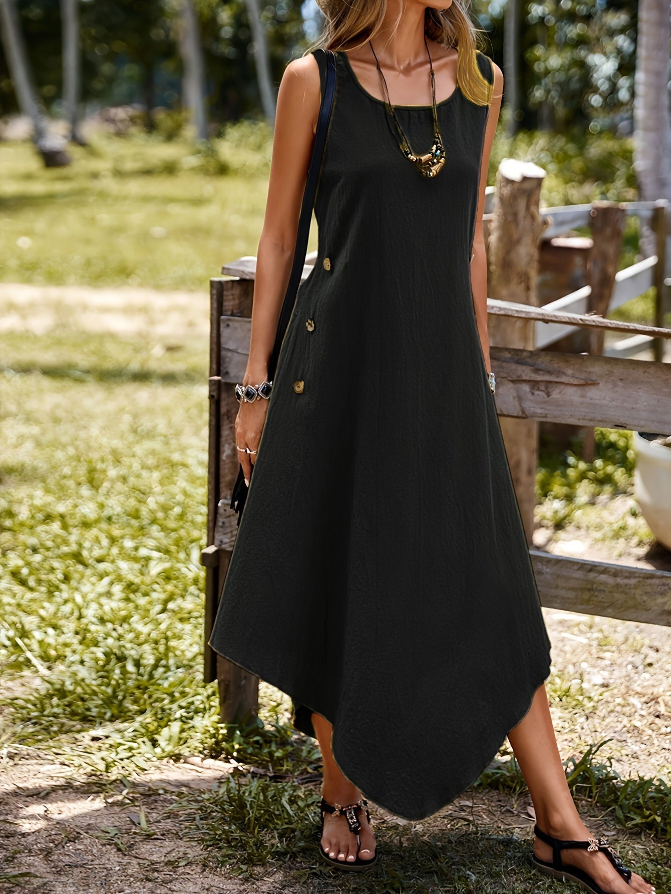 Stilla | Elegant Kjole Med Asymmetrisk Bund