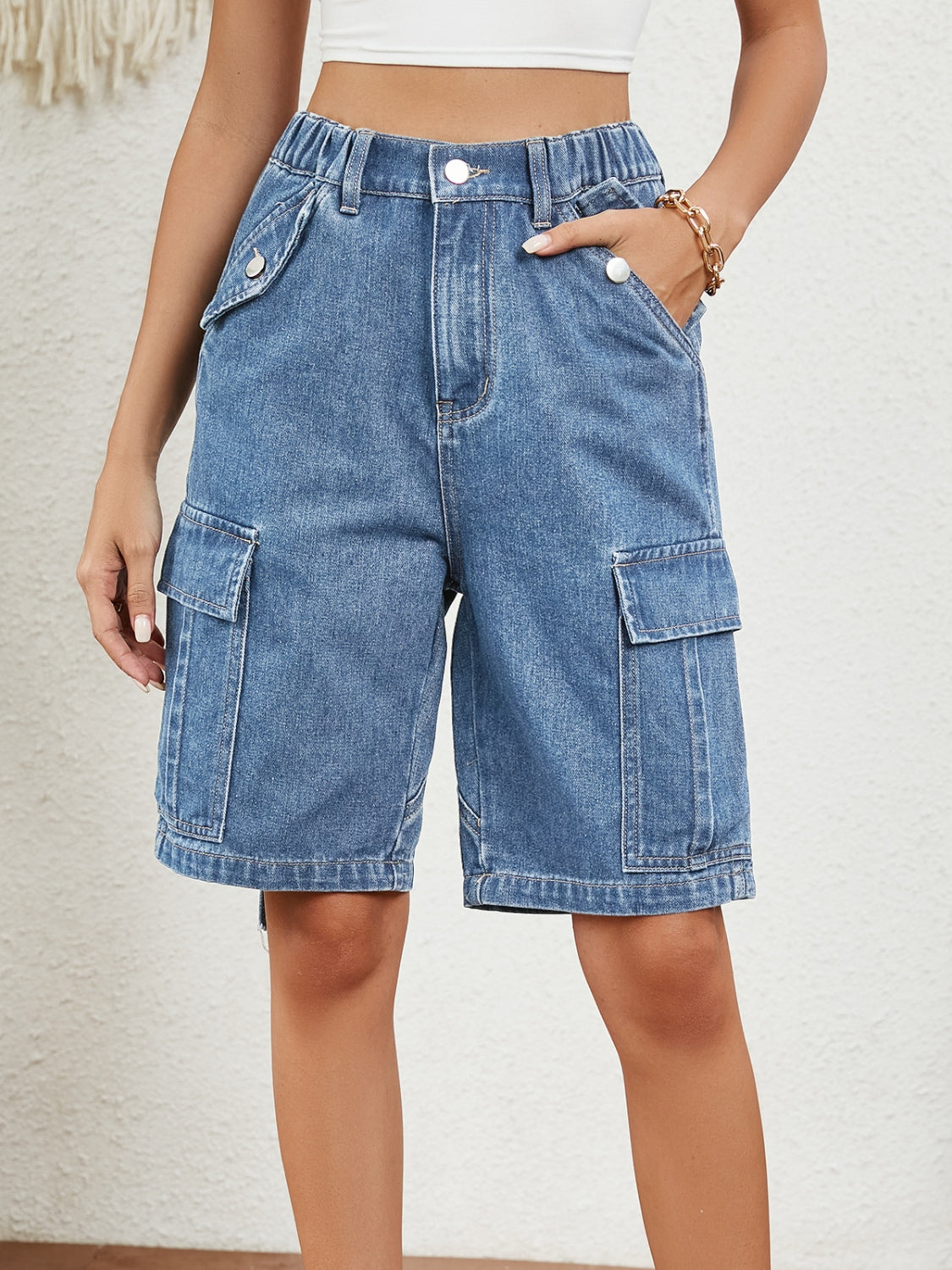 Stilla | Elastisk Talje Denim Shorts med Lommer