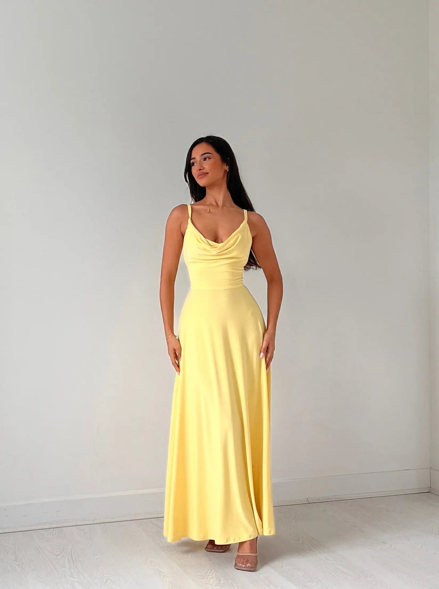 Stilla | Elegant kjole med indbygget shaping bh