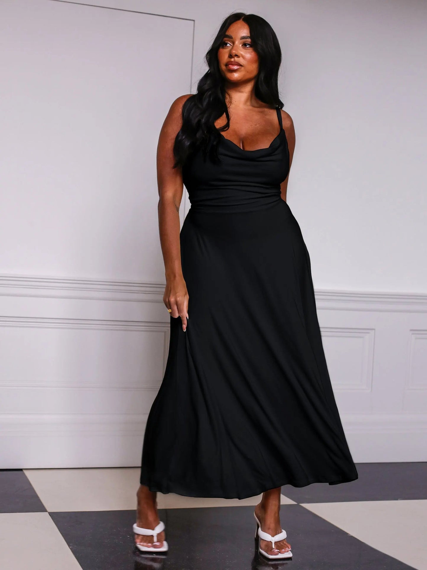 Stilla | Elegant kjole med indbygget shaping bh