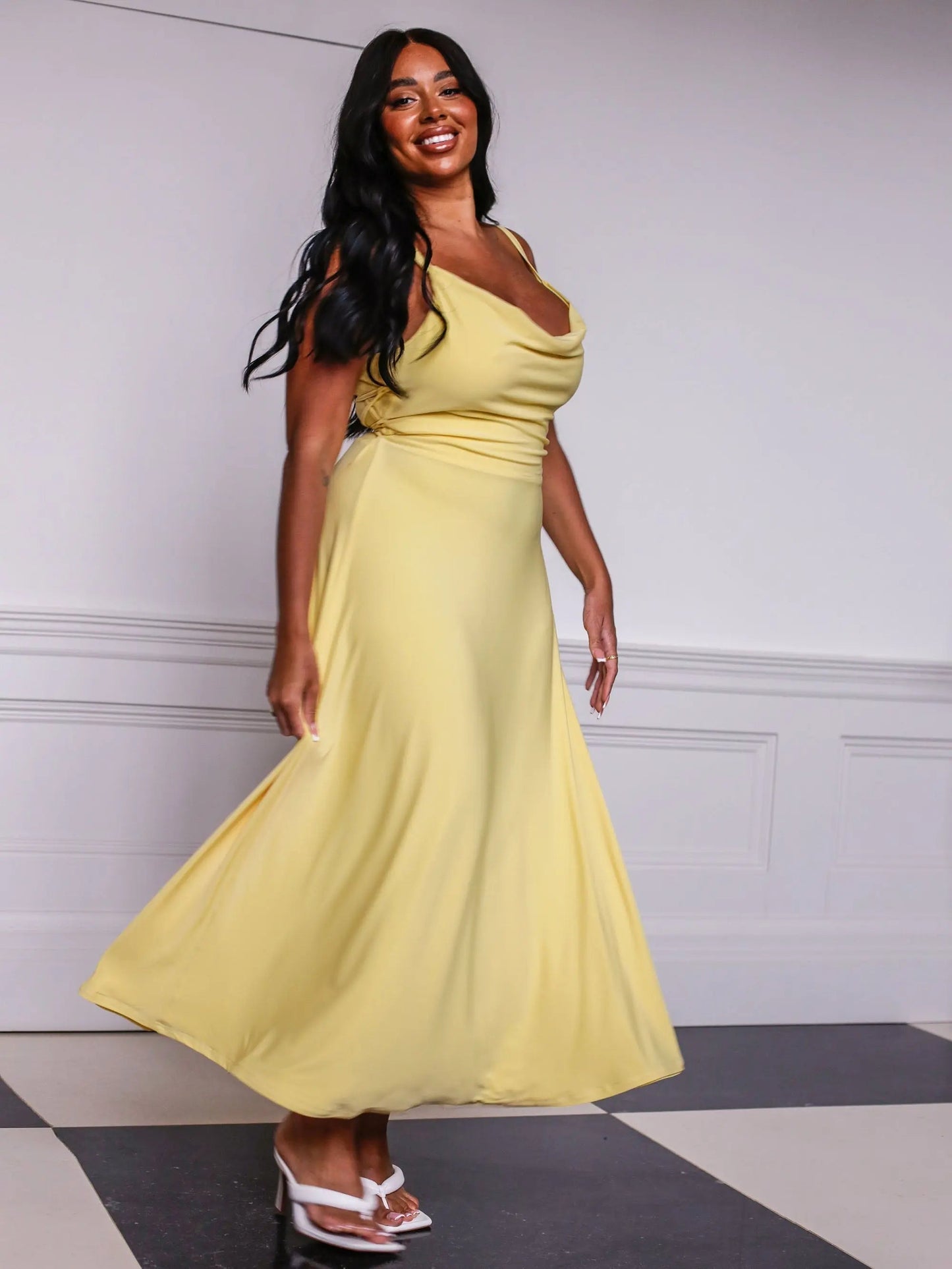 Stilla | Elegant kjole med indbygget shaping bh