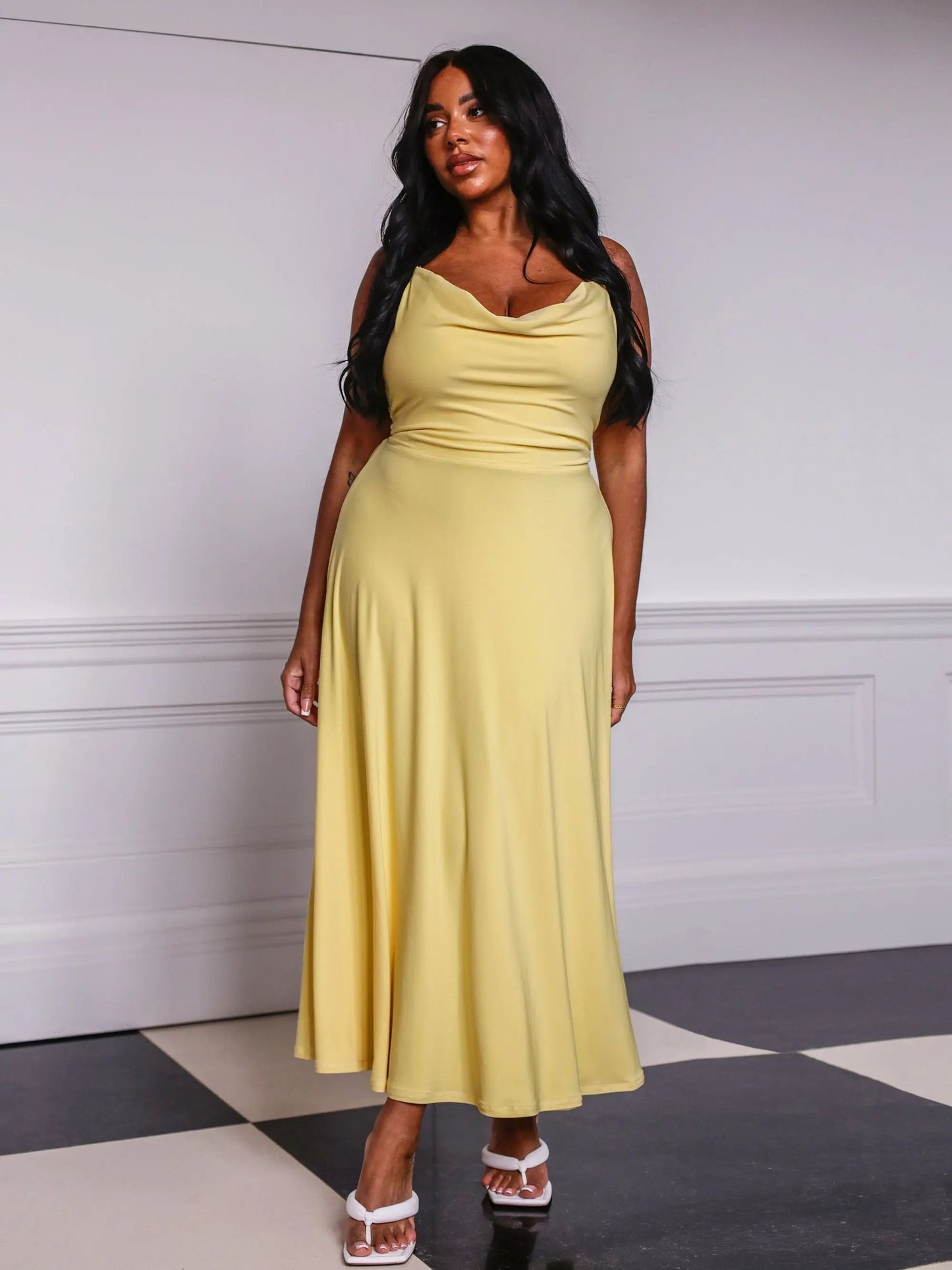Stilla | Elegant kjole med indbygget shaping bh