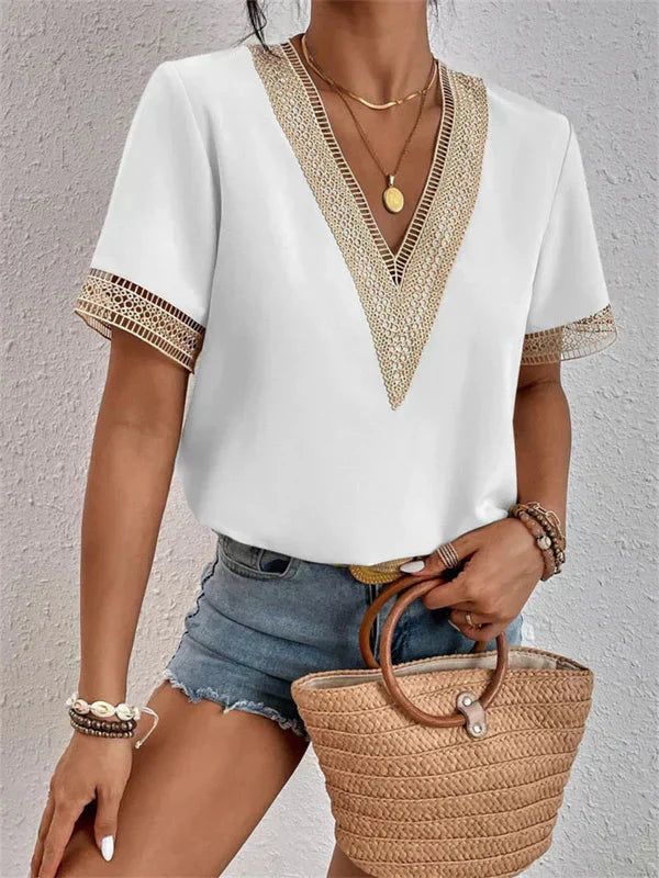 Stilla | Elegant blondetop med V hals