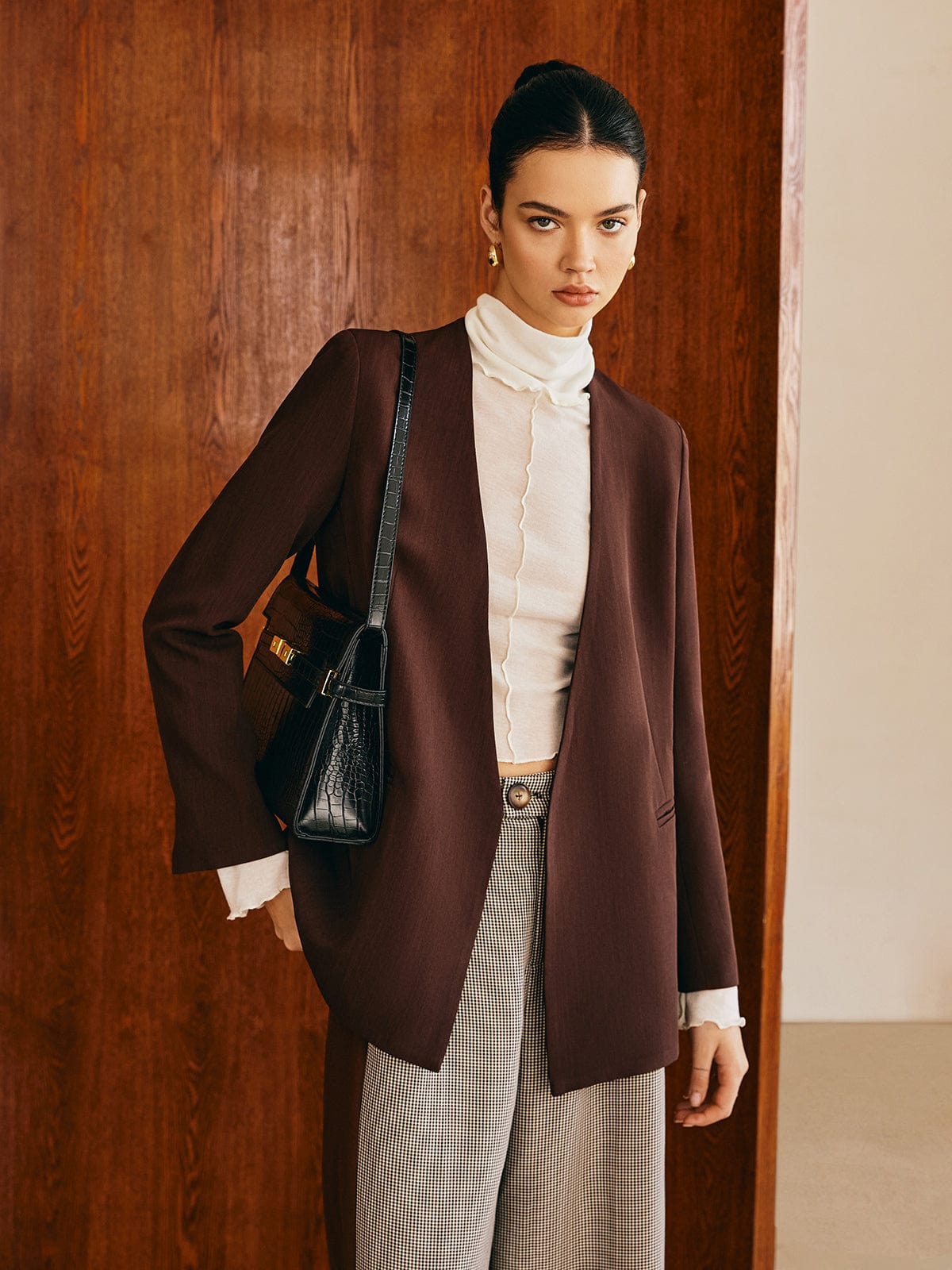 Stilla | Chic Brun Blazer med Lang Linje til Kvinder