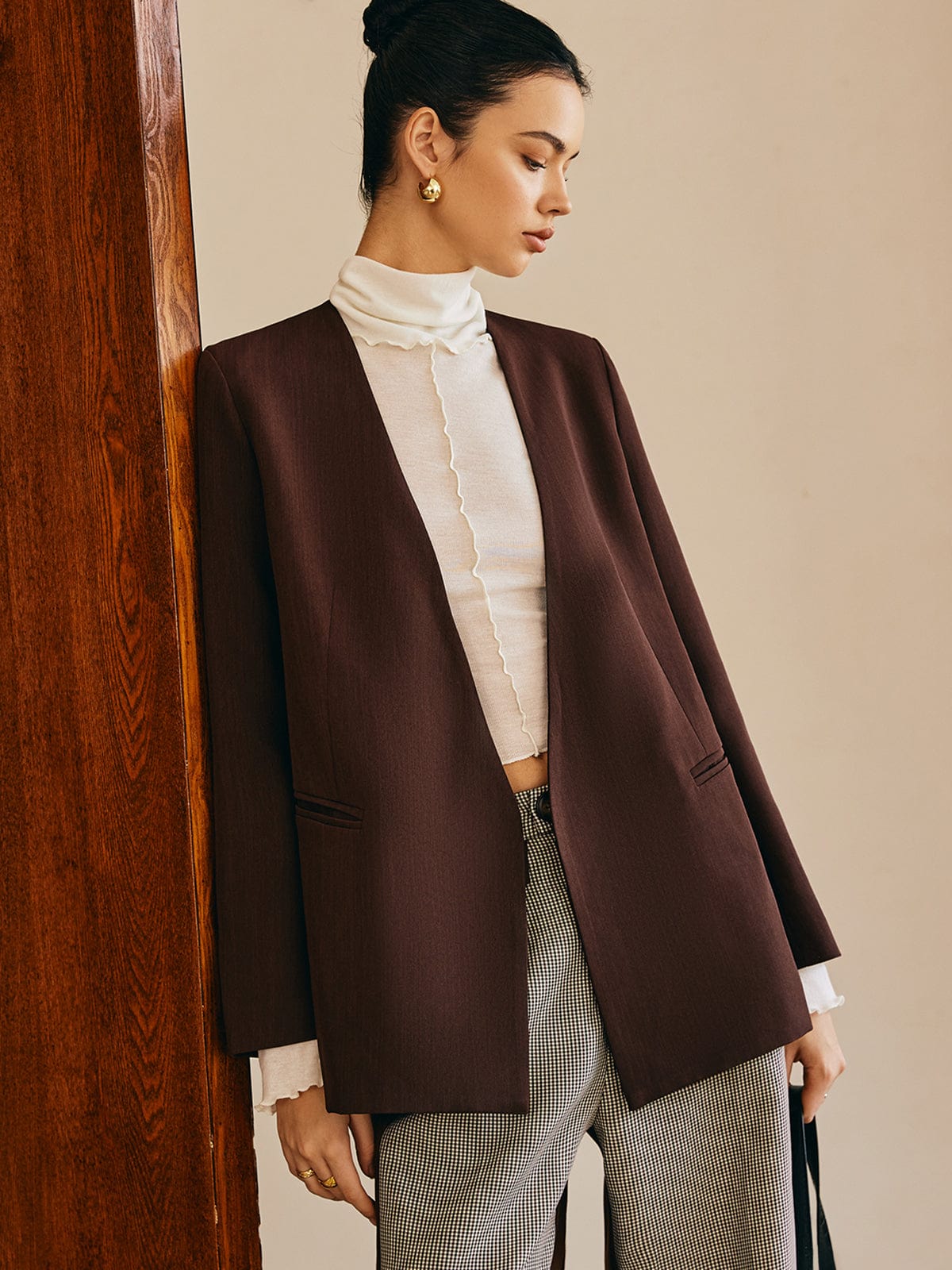 Stilla | Chic Brun Blazer med Lang Linje til Kvinder