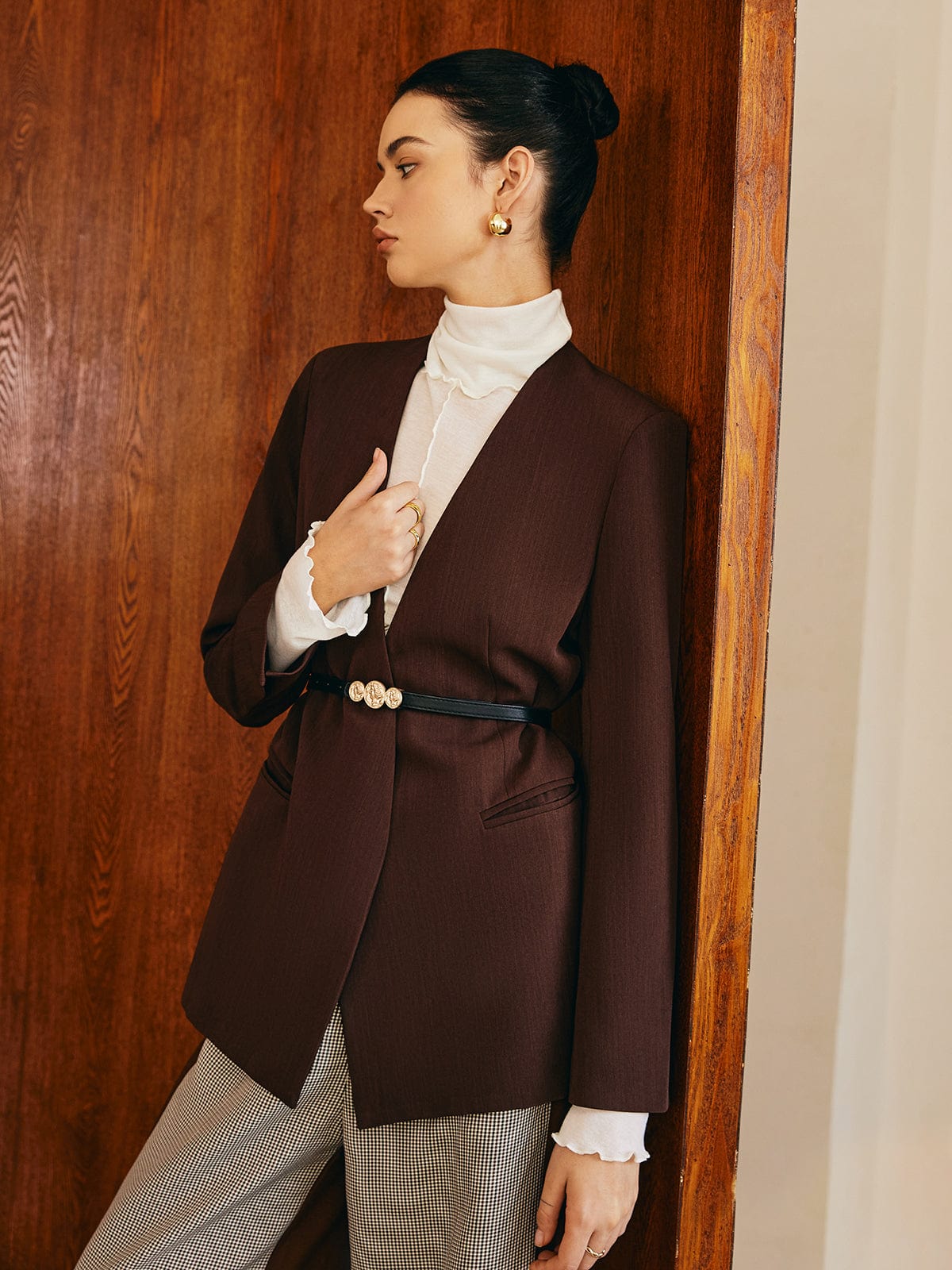 Stilla | Chic Brun Blazer med Lang Linje til Kvinder