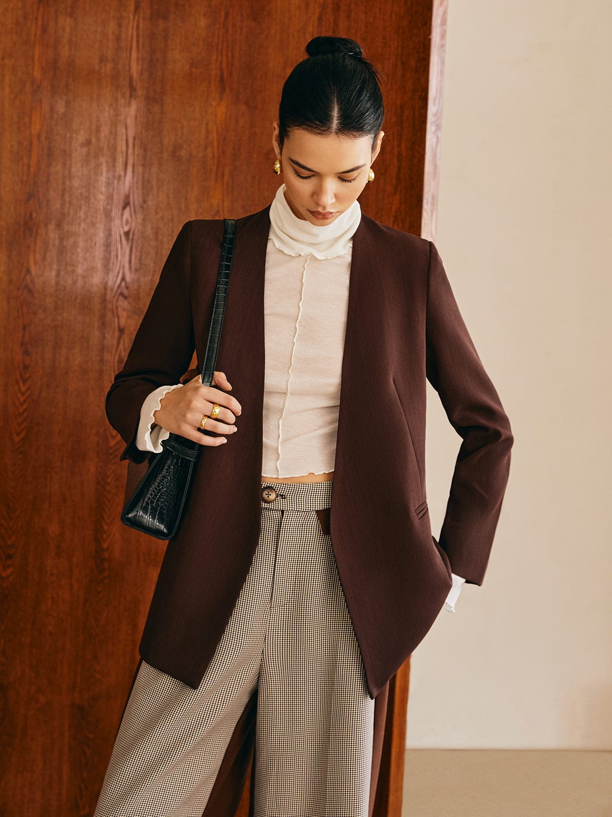 Stilla | Chic Brun Blazer med Lang Linje til Kvinder