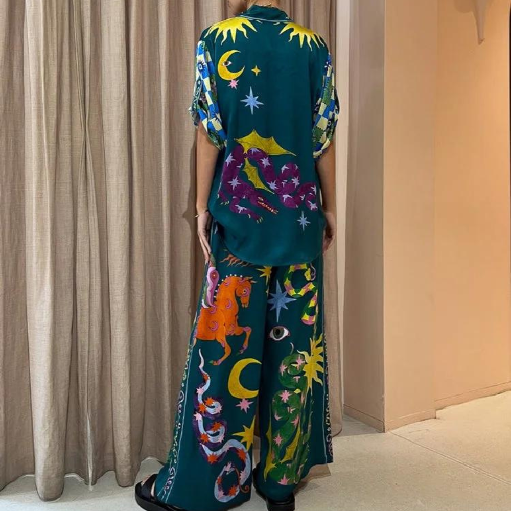 Stilla | Dame 2-delt Sæt, Elegant Og Farverig, Til Fashionistaen Der Lurer I Dig