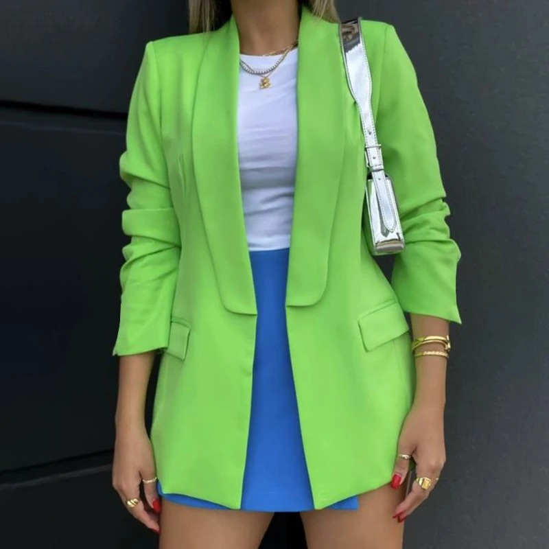 Stilla | blazer til damer med ensfarvet reverskrave Yazenia