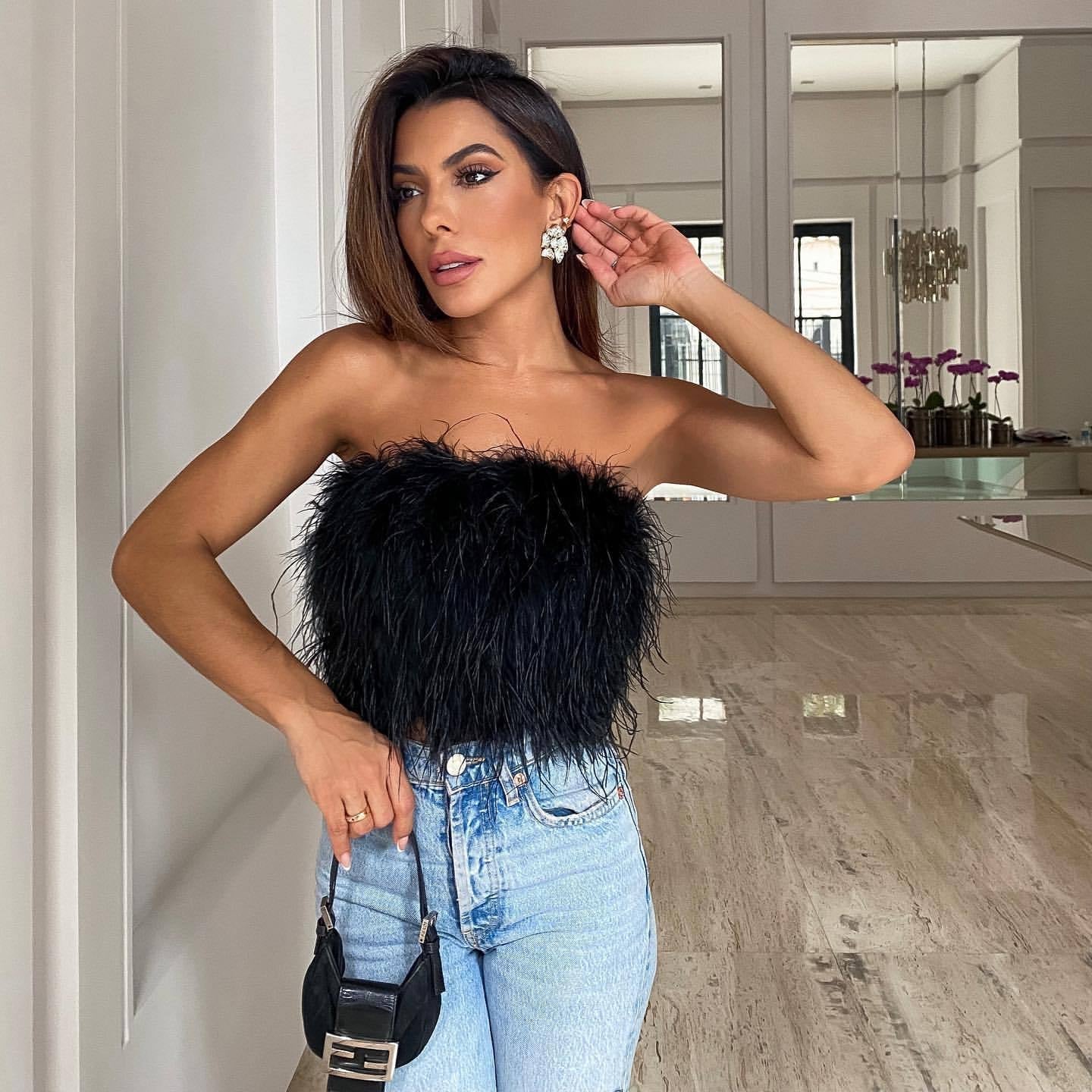 Stilla | Strapless Top med Imiterede Fjer