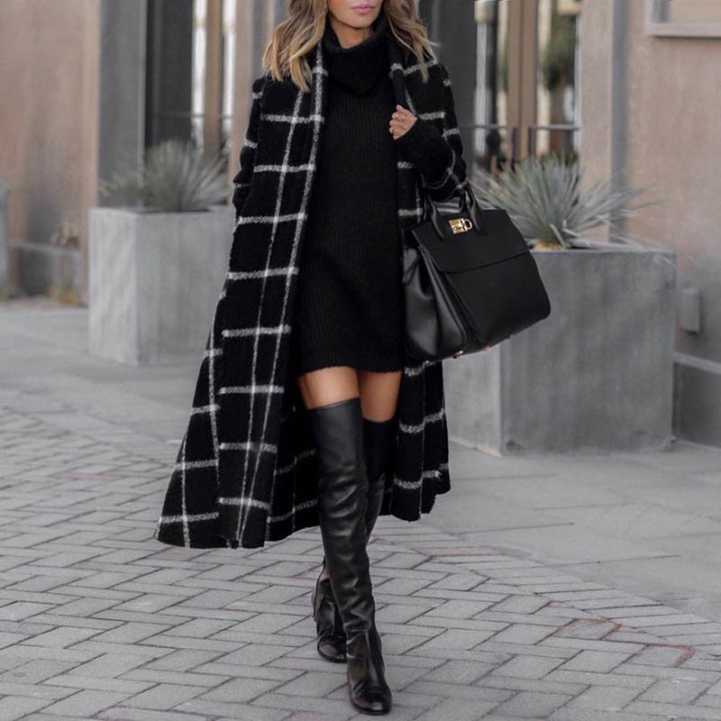 Stilla | Elegance Møder Den Lange Trenchcoat Med Hætte