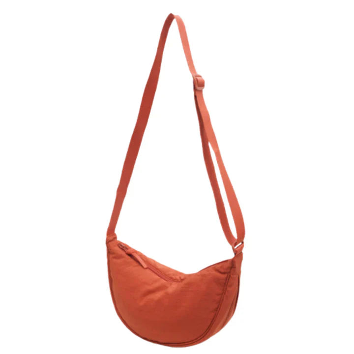 Stilla | Halvmåne crossbody taske med blomstermønster