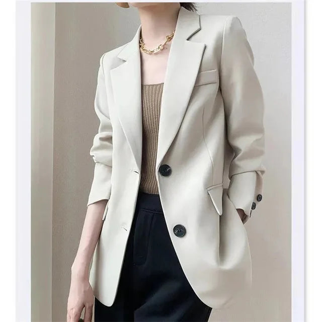 Stilla | Dame Blazer Slim Fit Med Enkel Knaplukning Til Casual og Kontoroutfits