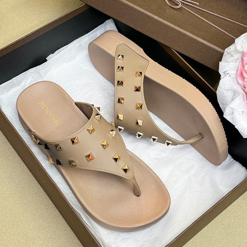 Dame Designer Flip-Flops med stilfulde pynte-nagler Stilla