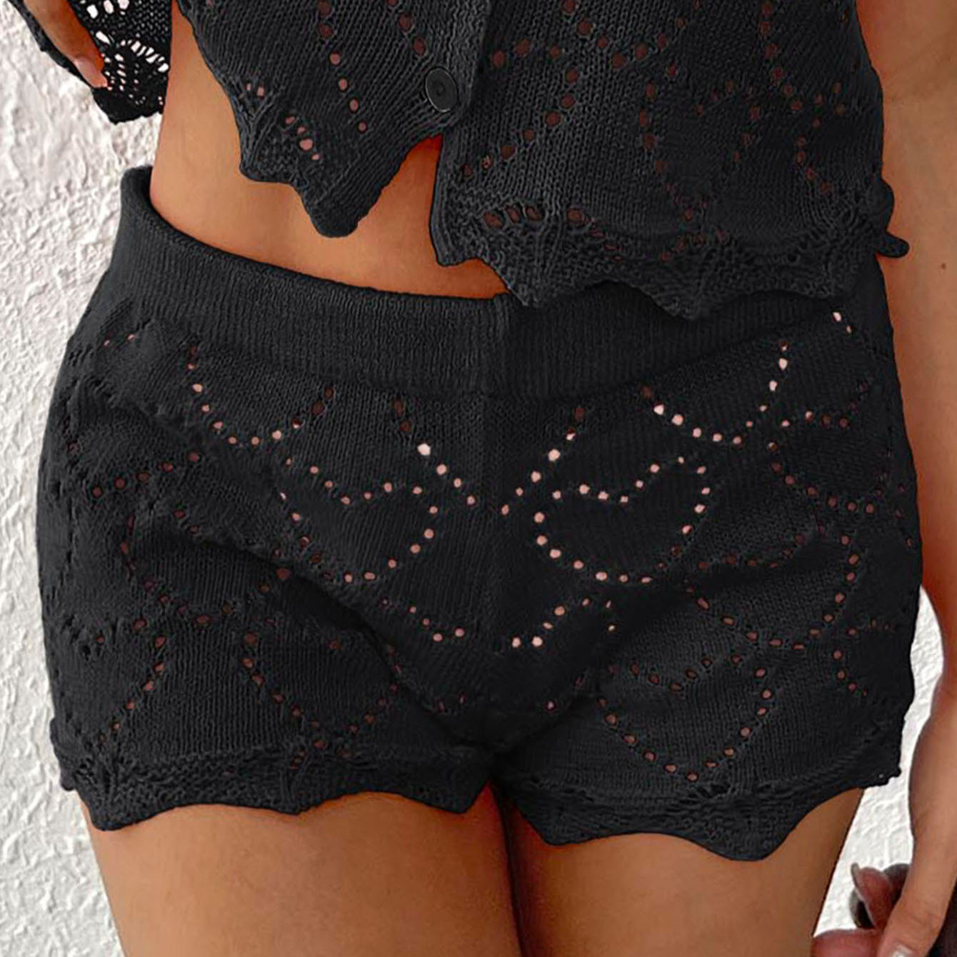 Dame luftige hæklede shorts med elegant hulmønsterstruktur Stilla
