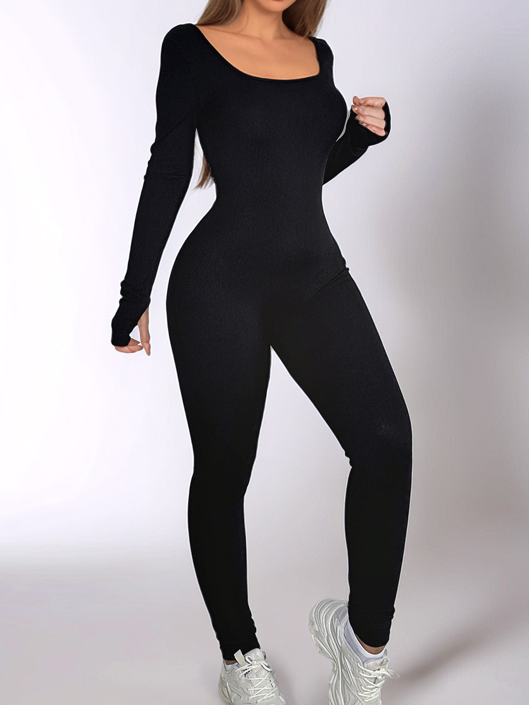 Dame Jumpsuit med figurformende design og moderne ærmelukninger Stilla