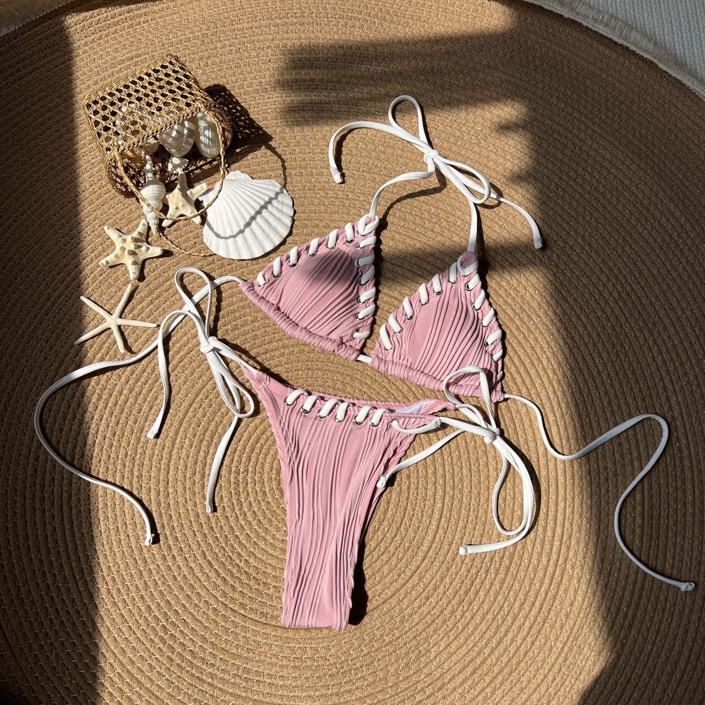 Dame Bikini-sæt med raffinerede ribdetaljer og innovative snøringer Stilla