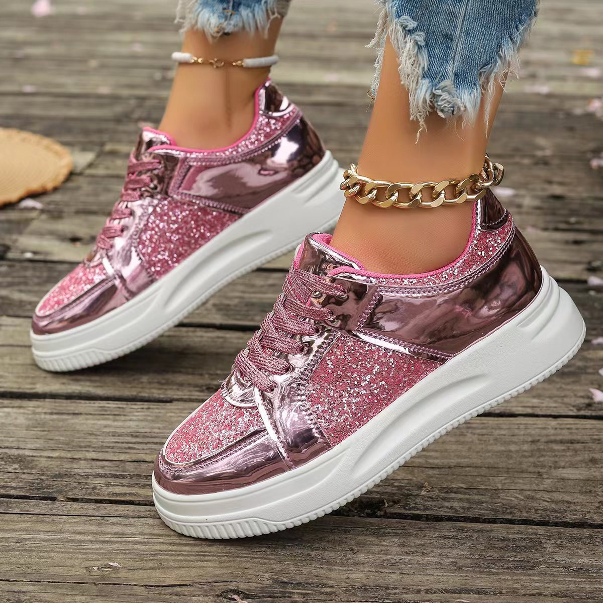 Dame sneakers med skinnende accenter og trendy glimmer Stilla