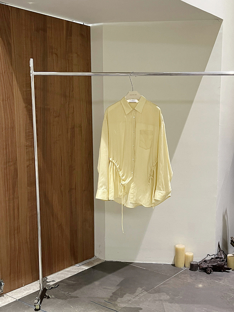 Dame afslappet bluse med justerbar snor og elegante detaljer Stilla