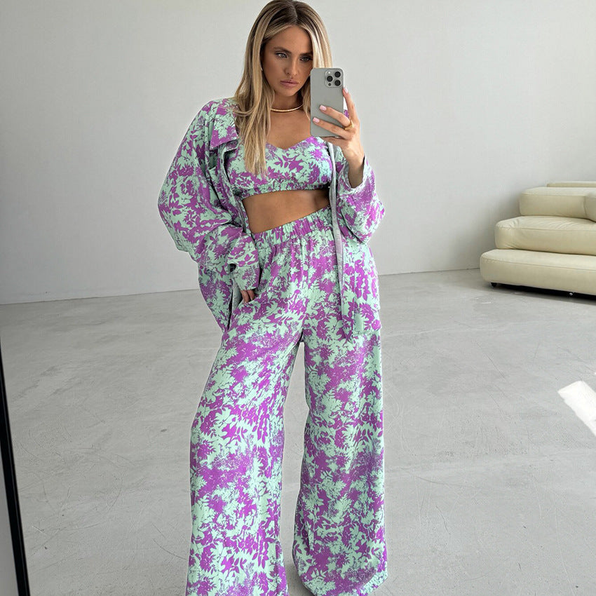 Dame afslappet sæt bestående af crop-top og løst skårne bluser med blomsterdesign Stilla