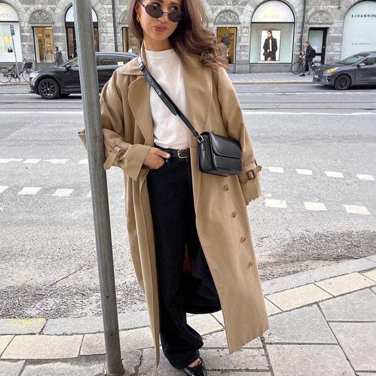 Dame elegant trenchcoat med dobbelt knapliste og moderne snit Stilla