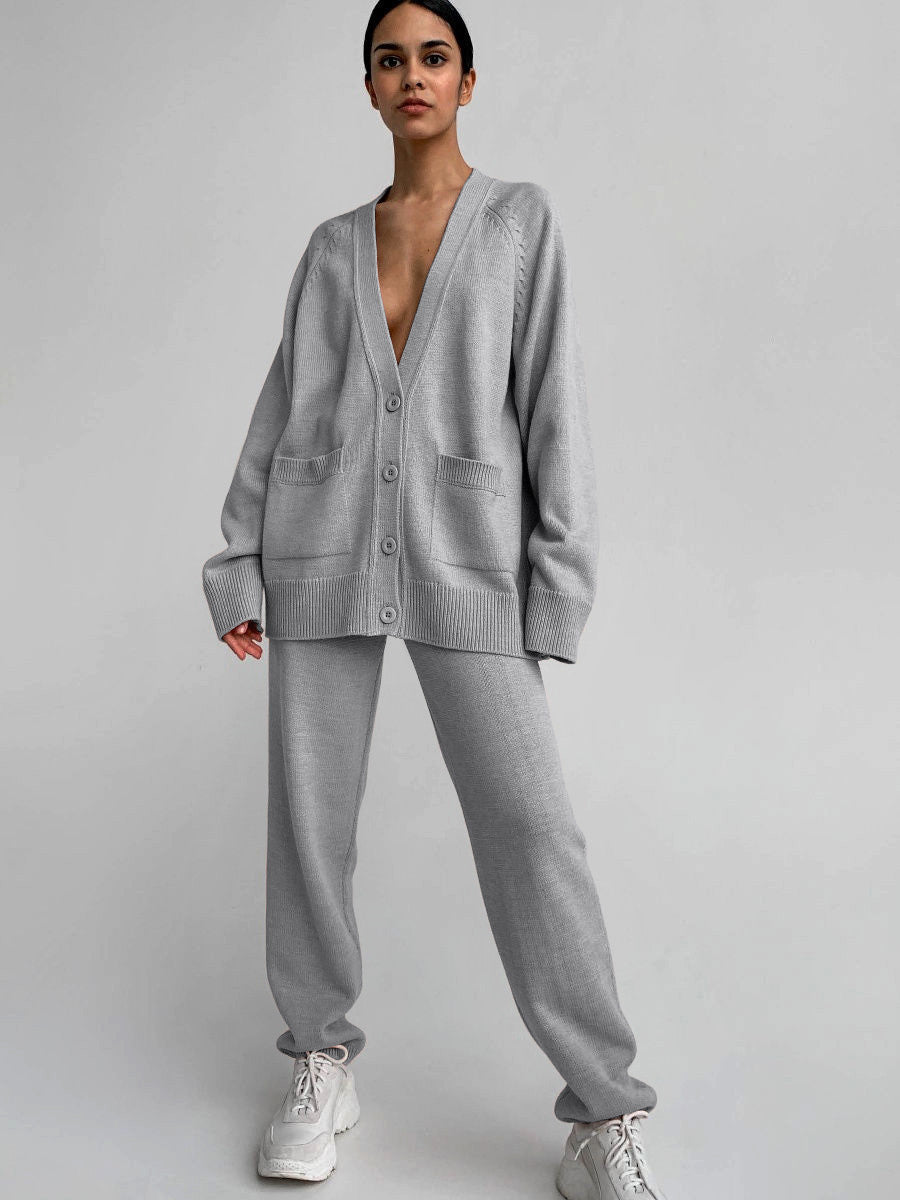 Dame strik cardigan med dyb V-hals og store lommer Stilla