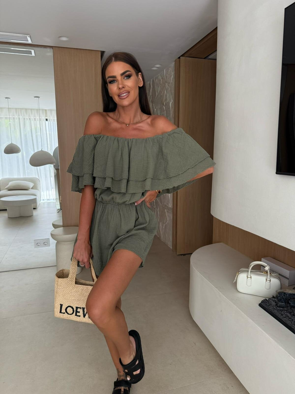 Dame Off-Shoulder Jumpsuit med Rys design og elastisk Taljebånd Stilla