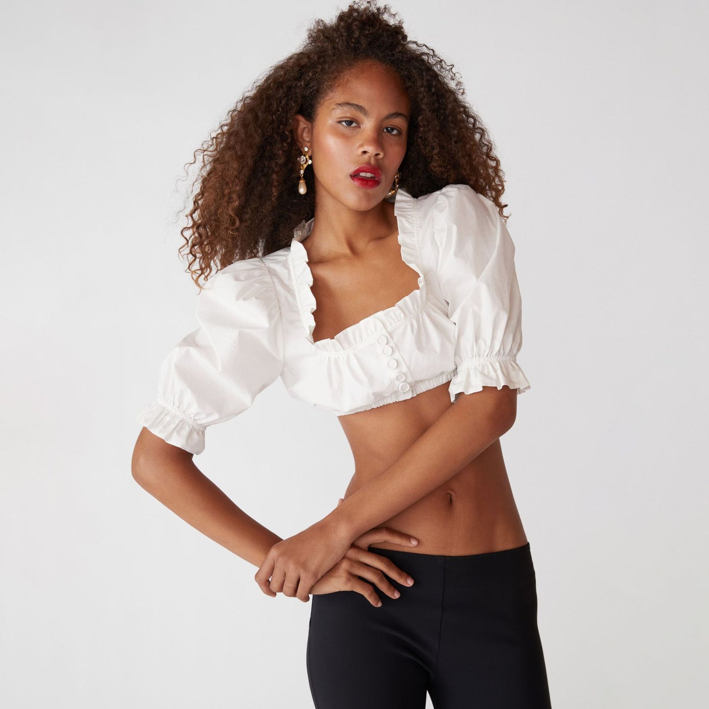 Dame Puffærme Cropped Bluse med Flæse Detaljer Stilla