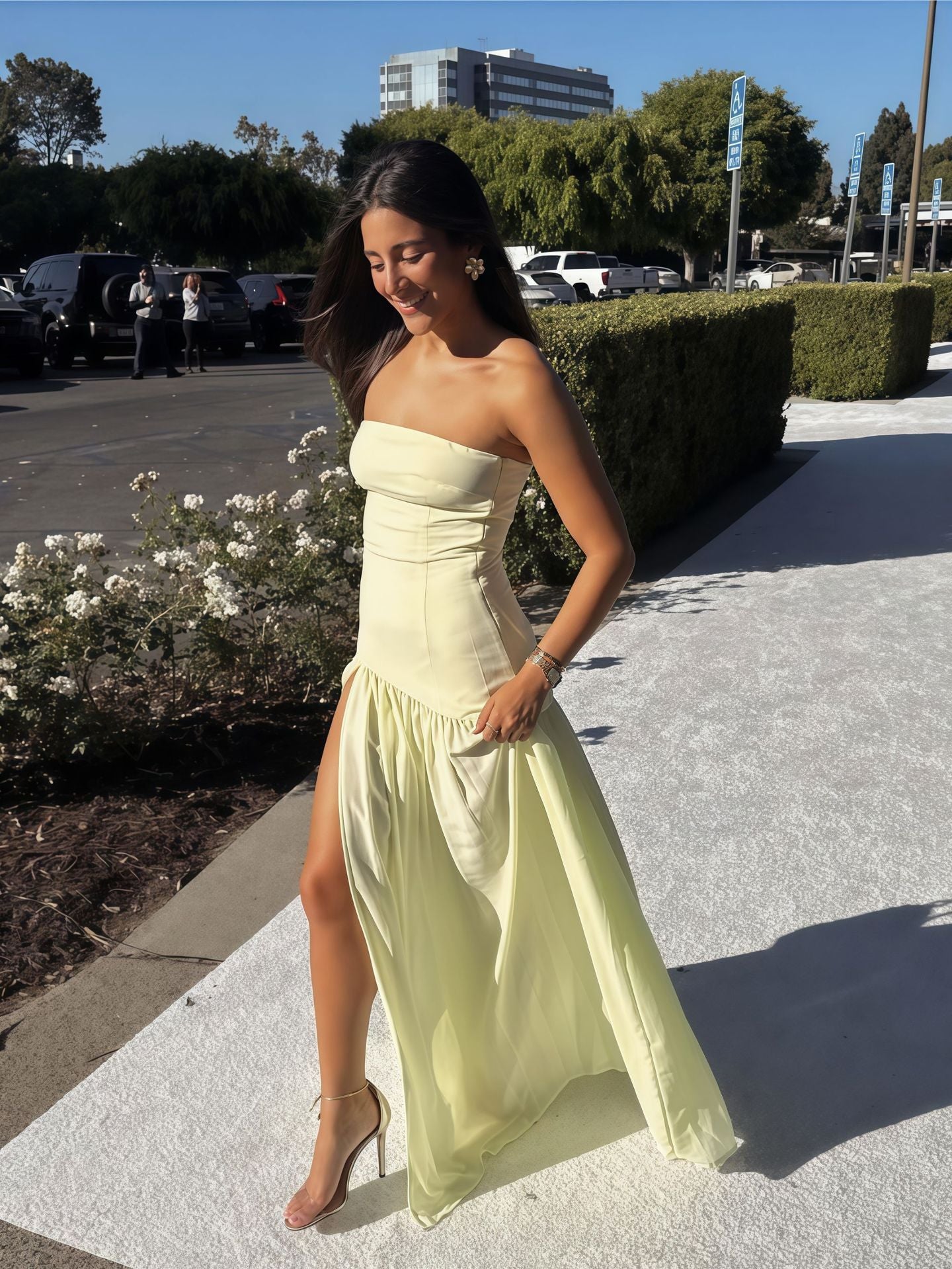 Dame Elegant Bustierkjole med høj slids og skinnende overdel Stilla