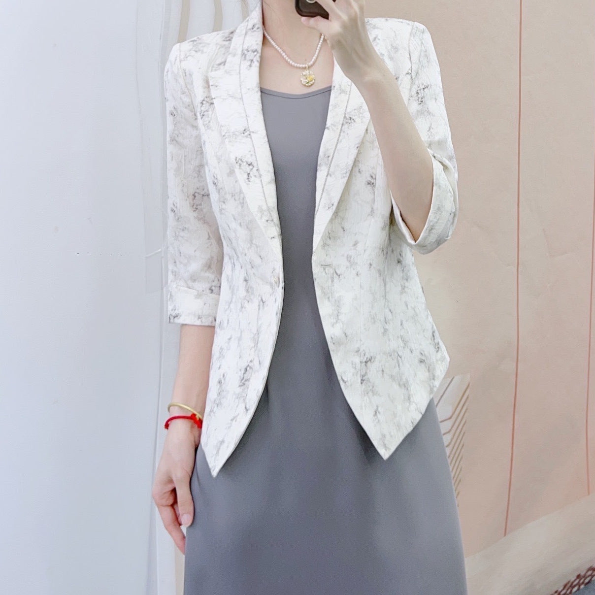 Dame midi-kjole med elegant snit og smagfuld blazer Stilla