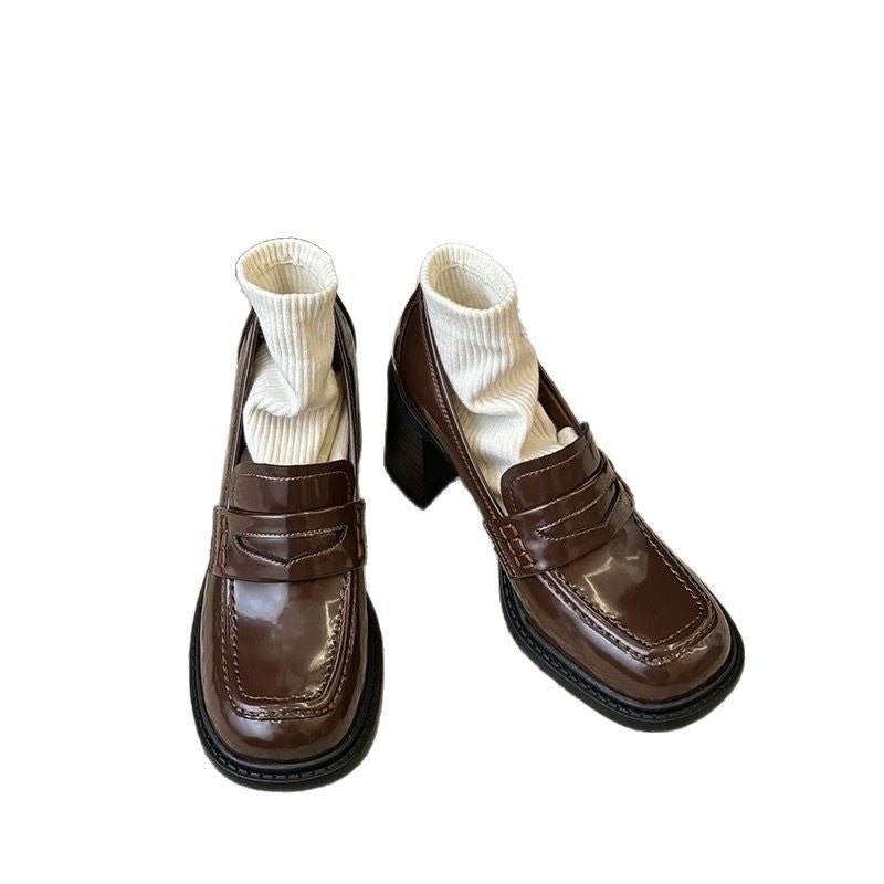 Dame elegante Loafers med højglansoverflade og komfortabel blokhæl Stilla