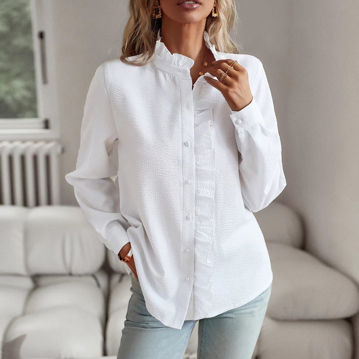Dame blouse med legende flæse-design og fin strikkestruktur Stilla