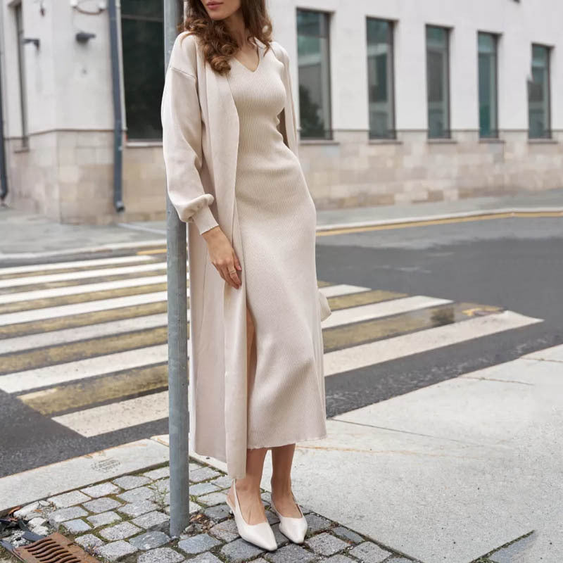 Dame casual maxikjole med elegant strikdesign og matchende cardigan Stilla