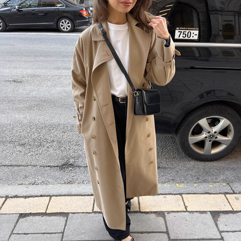 Dame elegant trenchcoat med dobbelt knapliste og moderne snit Stilla