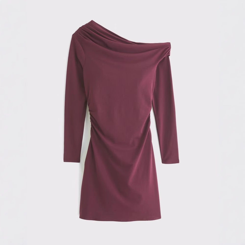 Dame elegant én skulder kjole med drapering og lange ærmer Stilla