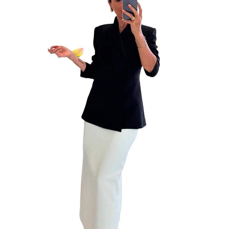 Dame Elegant Blazer med højhalset design og raffinerede detaljer Stiila