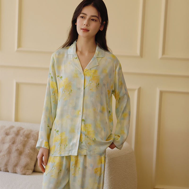 Dame Silk Pyjamasæt med blomstermotiv og komfortabel pasform Stilla