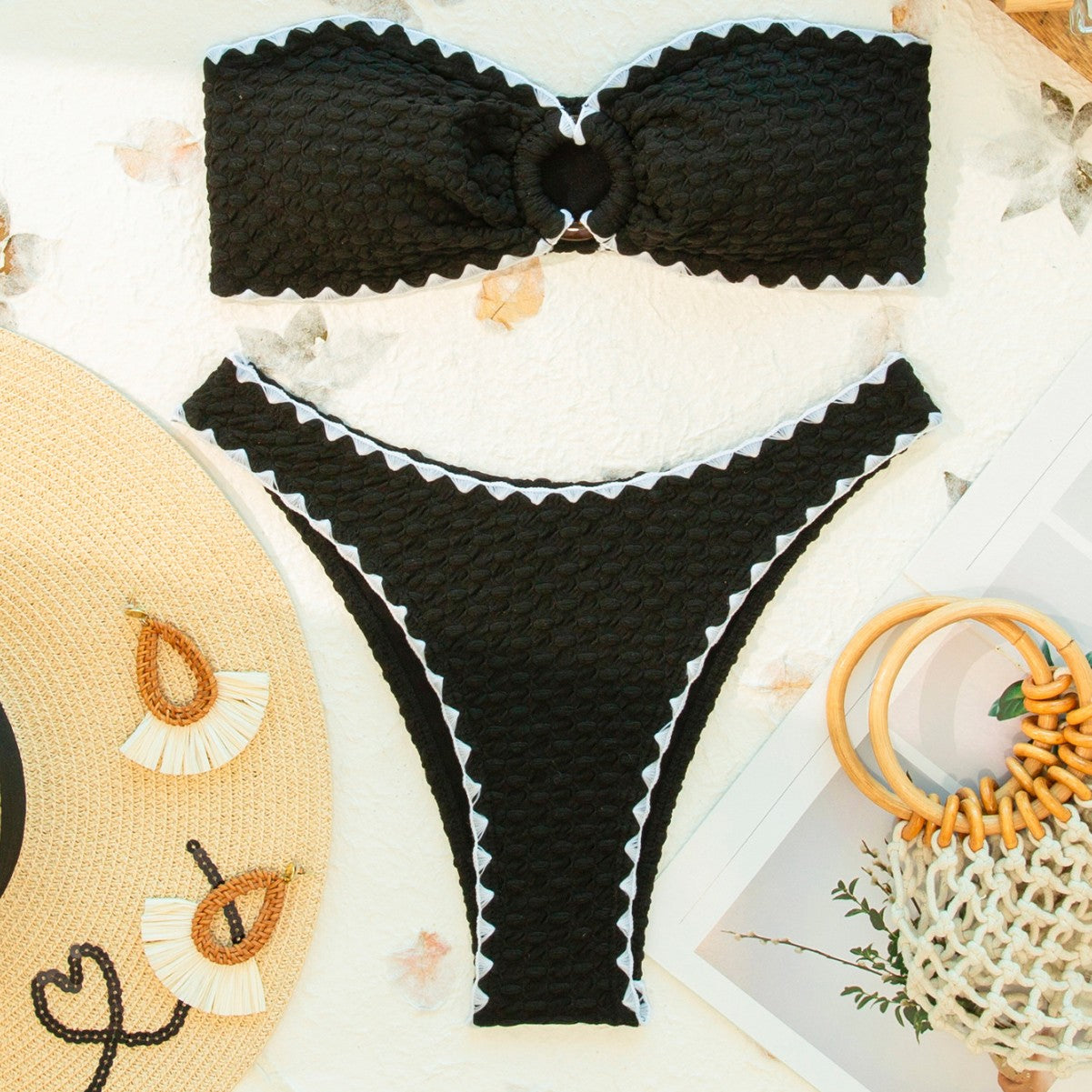Dame Bandeau-Bikini med bølgeformet design og nøgleåbning Stilla