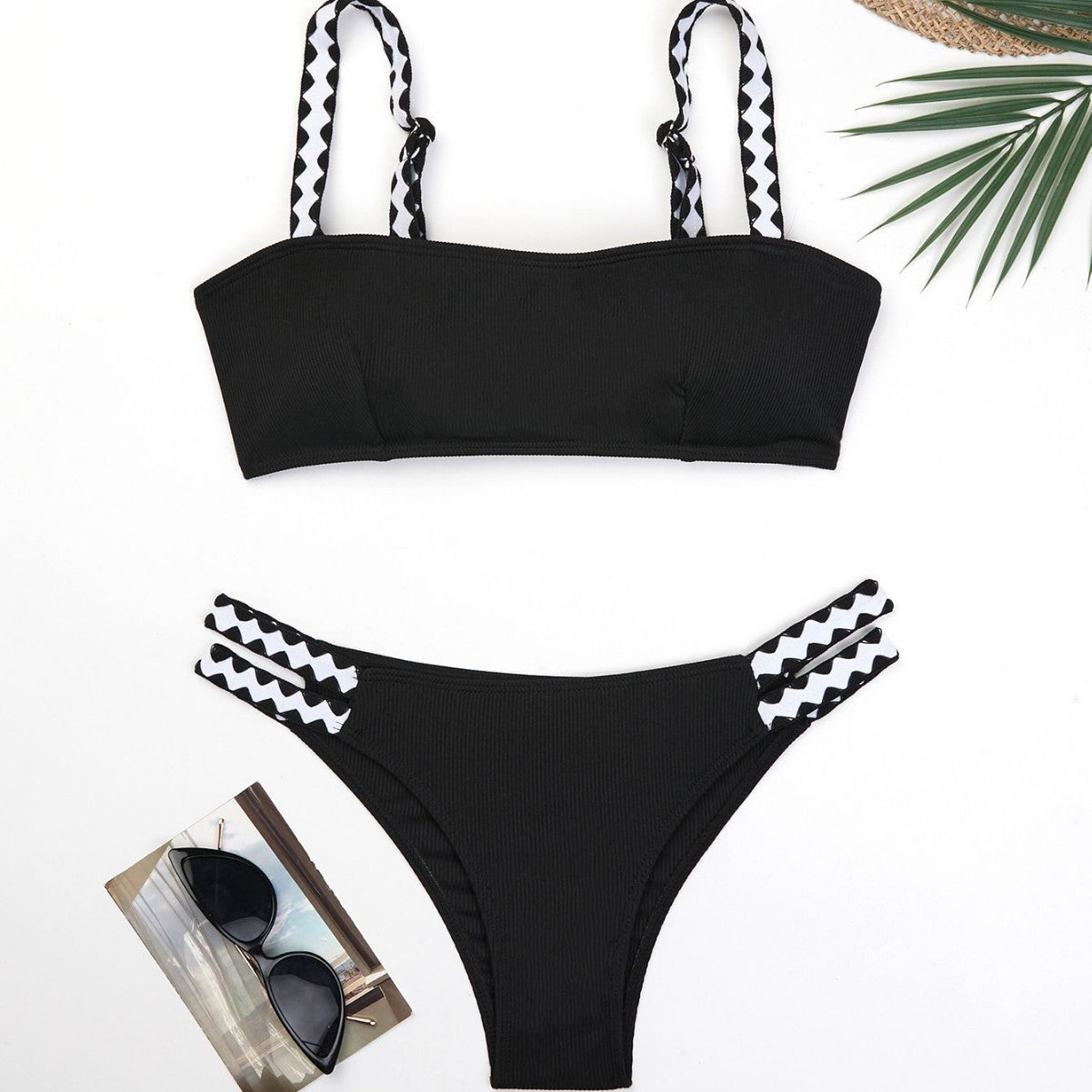 Dame bikini-top med justerbare stropper og grafisk design Stilla